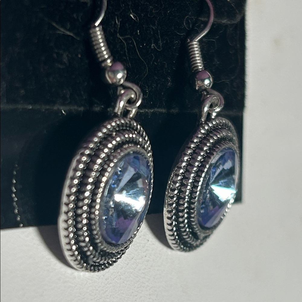 Elegant Silver and Blue Faceted Earrings - Picture 3 of 6